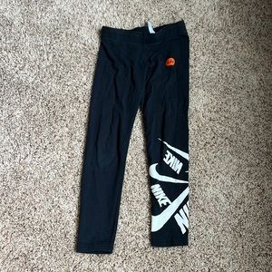 Girls Nike leggings